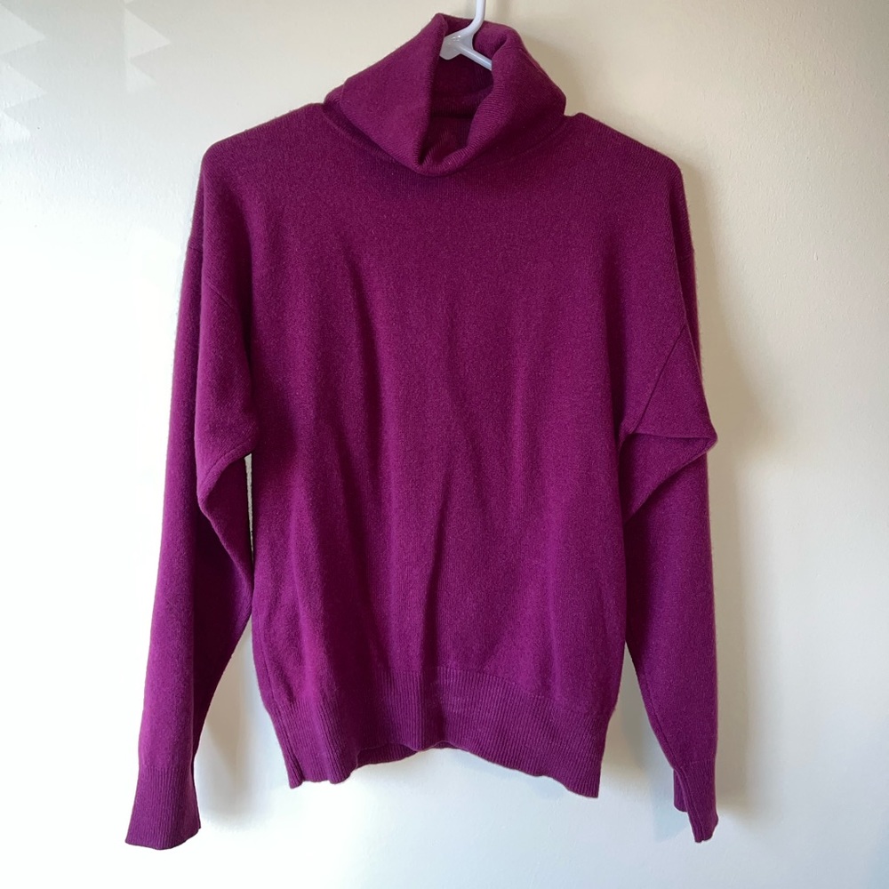 100% Cashmere Purple Sweater Size Medium